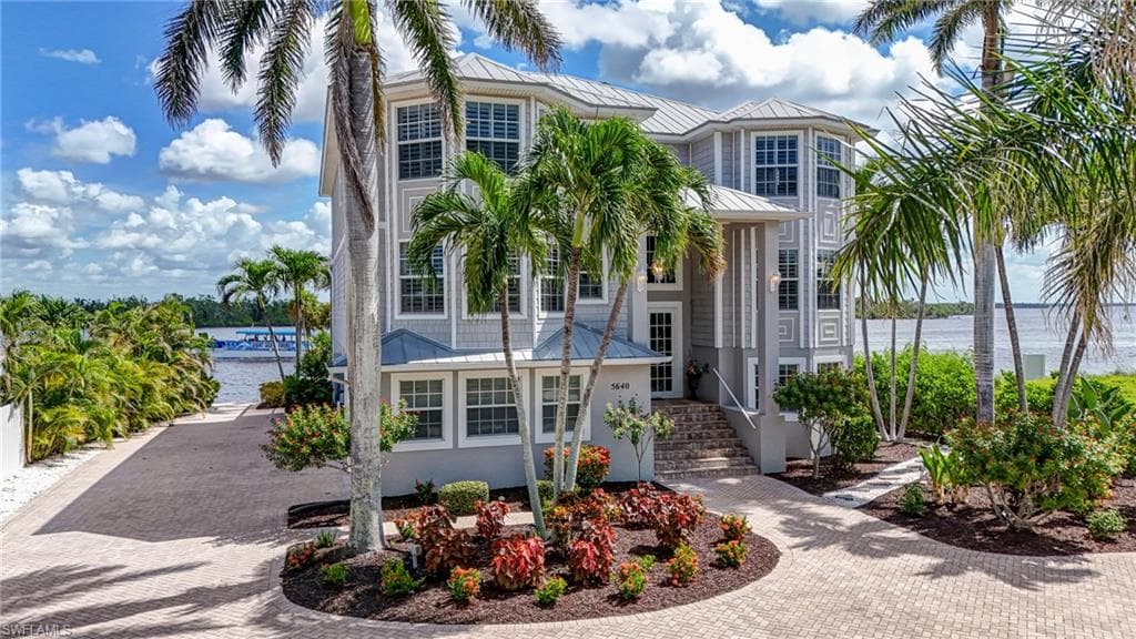 5640 Williams DR, FORT MYERS BEACH FL 33931-7