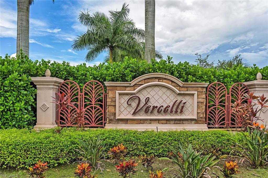 9387 Vercelli CT, NAPLES FL 34113-16