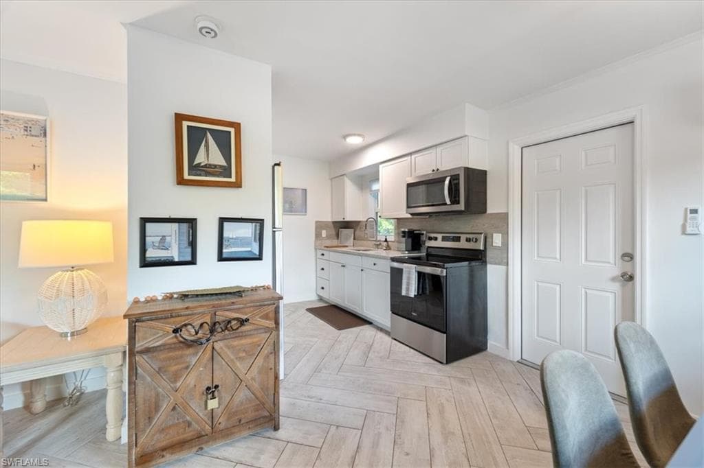 3365-3367 Estey AVE, NAPLES FL 34104-17