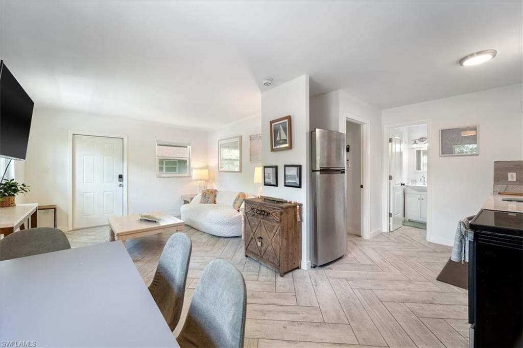 3365-3367 Estey AVE, NAPLES FL 34104-18