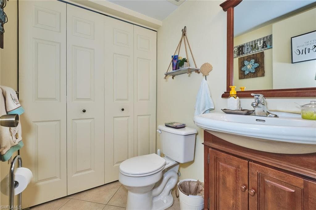 5832 Vancouver CIR # 2, FORT MYERS FL 33907-9