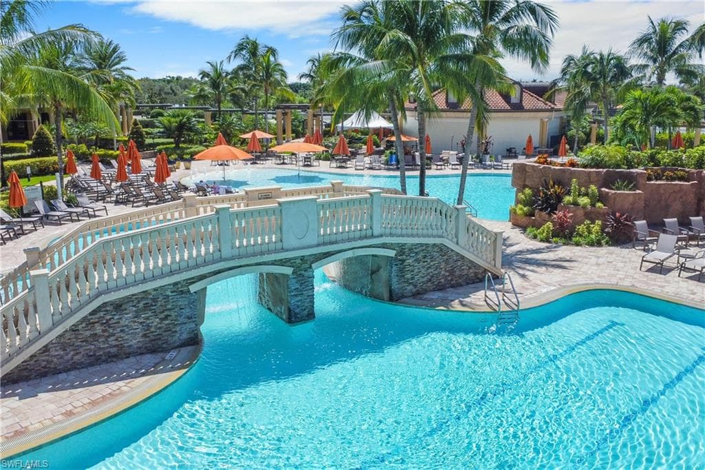 9727 Acqua CT # 436, NAPLES FL 34113-22