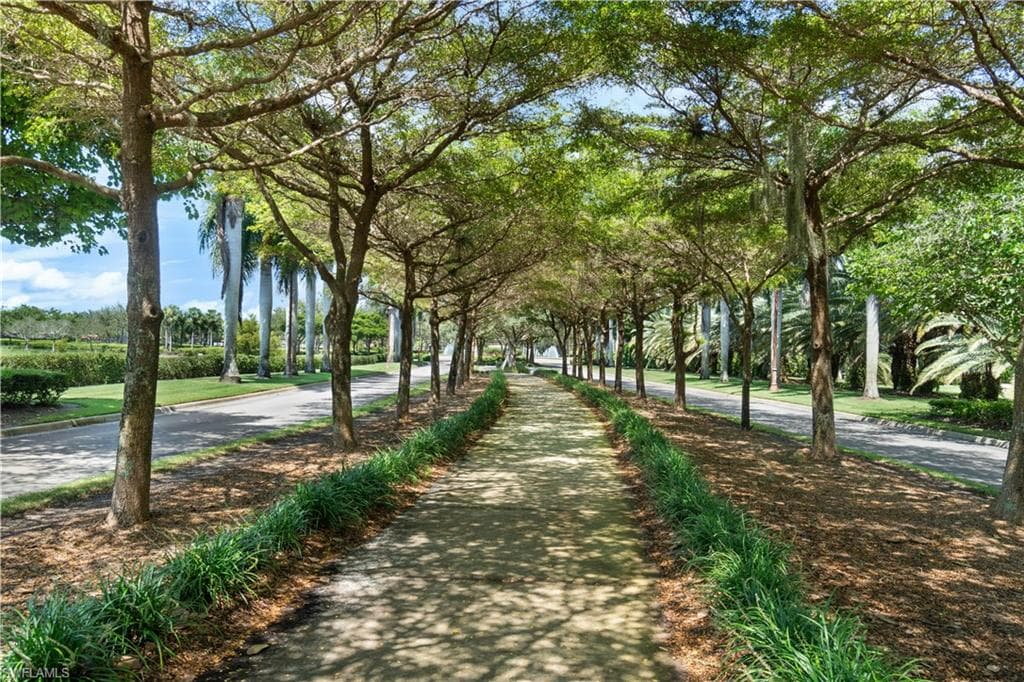 9727 Acqua CT # 436, NAPLES FL 34113-27