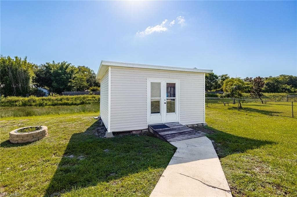 6221 Astoria AVE, FORT MYERS FL 33905-29