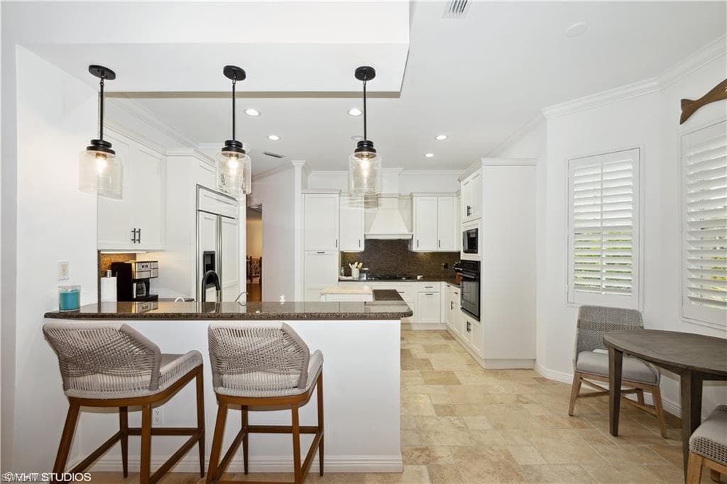 6501 Crown Colony PL # 201, NAPLES FL 34108-12