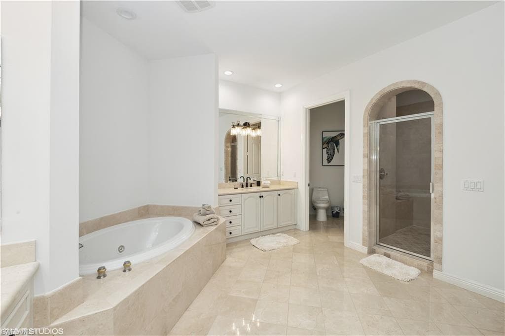 6501 Crown Colony PL # 201, NAPLES FL 34108-23