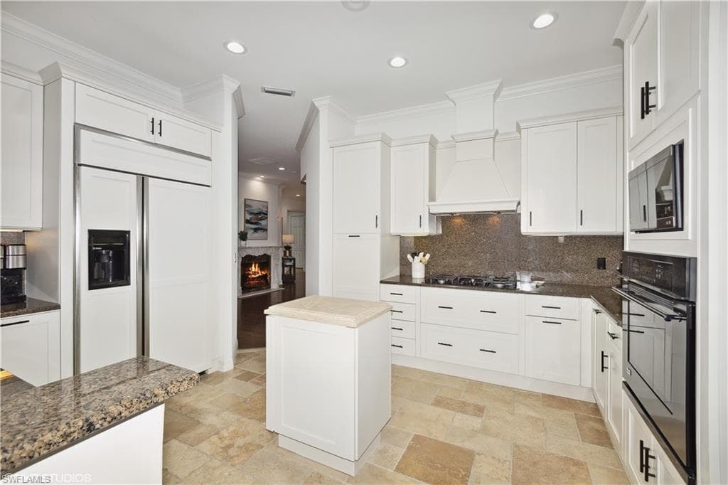 6501 Crown Colony PL # 201, NAPLES FL 34108-13