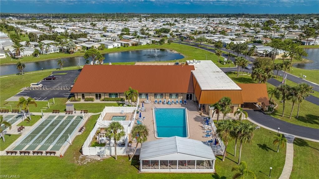 566 Horizon DR, NORTH FORT MYERS FL 33903-41