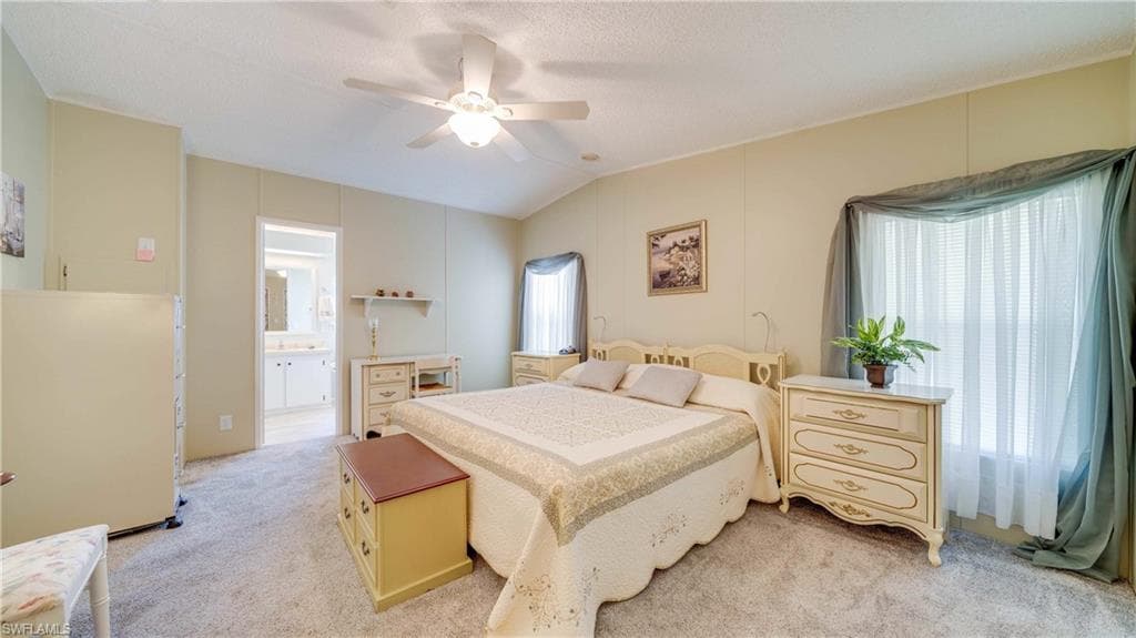 566 Horizon DR, NORTH FORT MYERS FL 33903-13