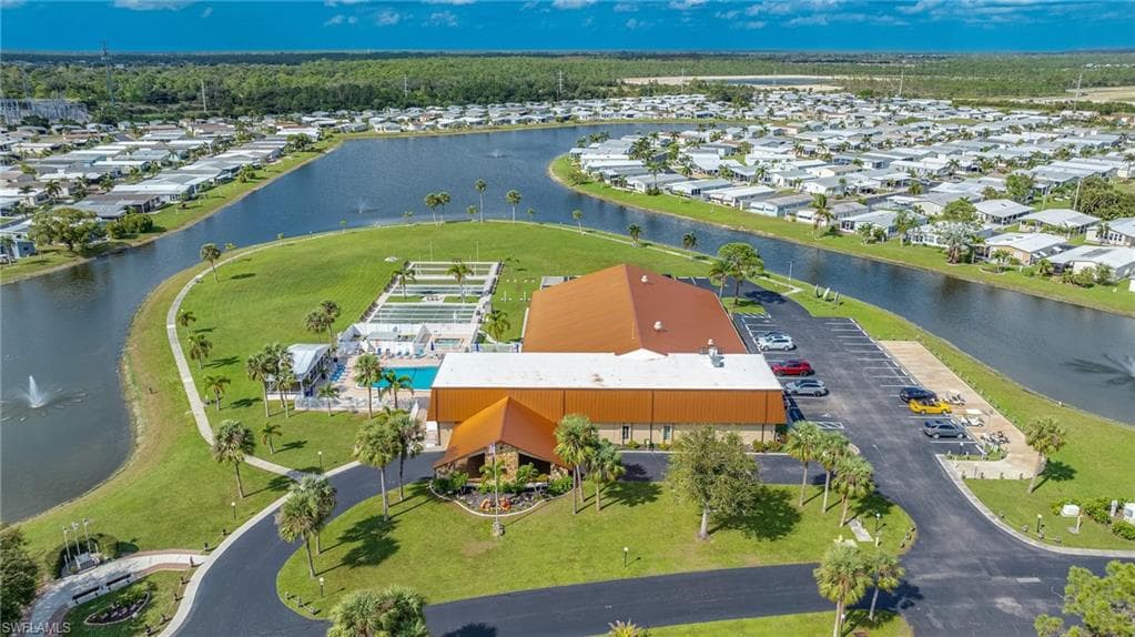 566 Horizon DR, NORTH FORT MYERS FL 33903-40