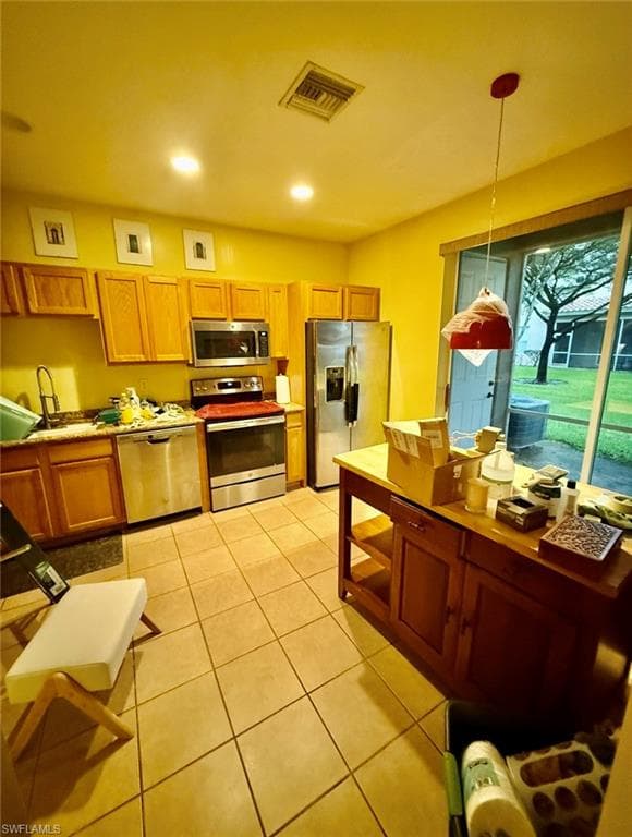 10043 Salina ST, FORT MYERS FL 33905-5