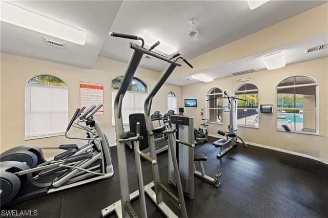 10043 Salina ST, FORT MYERS FL 33905-24