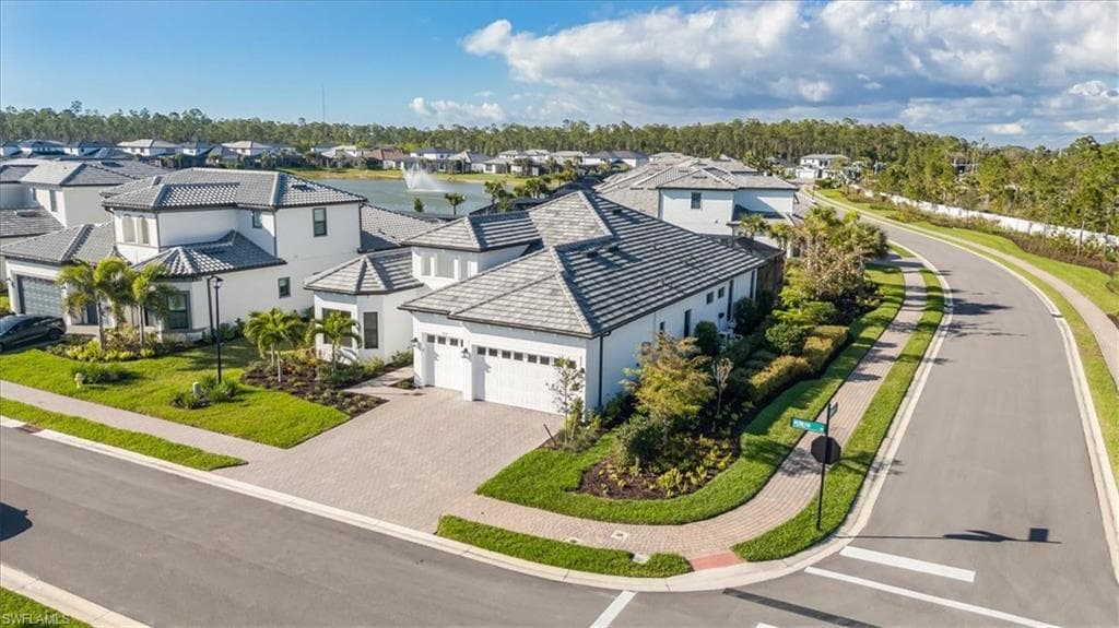 16136 Verilyn CIR, NAPLES FL 34110-1