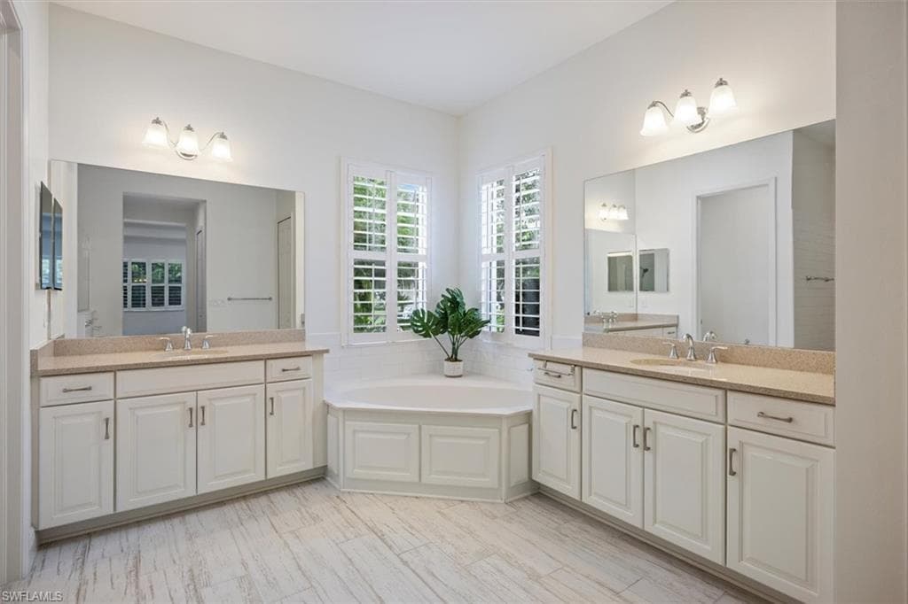 21555 Oaks Of Estero CIR, ESTERO FL 33928-19