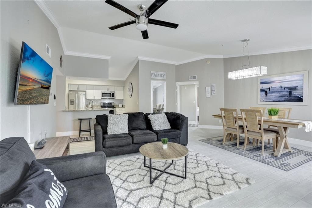 4670 Saint Croix LN # 632, NAPLES FL 34109-4