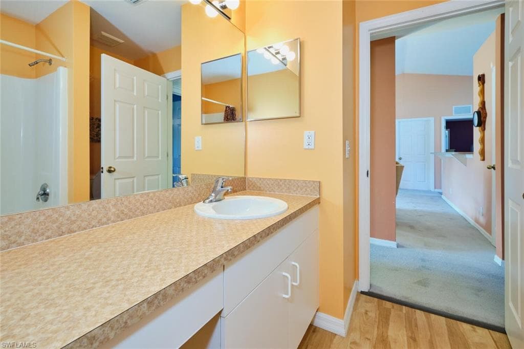 820 Unger AVE, FORT MYERS FL 33913-16