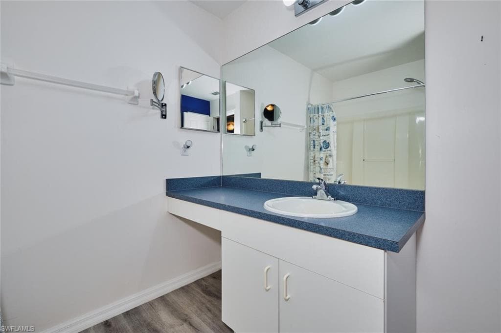 820 Unger AVE, FORT MYERS FL 33913-29