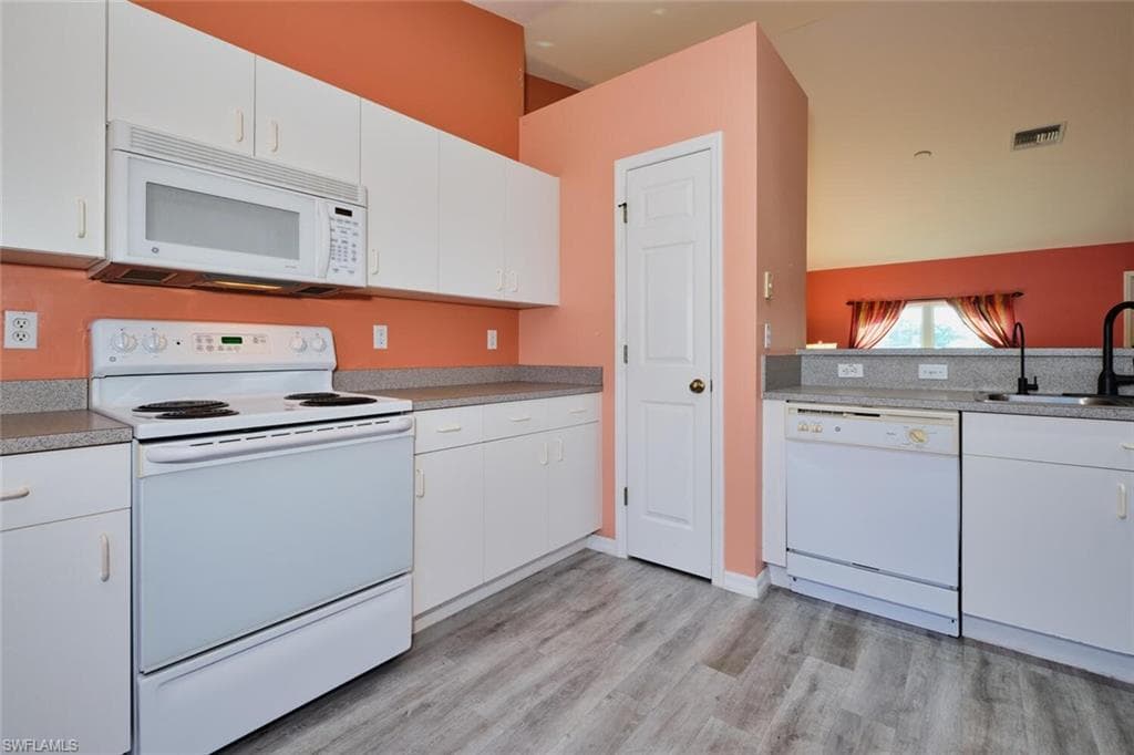 820 Unger AVE, FORT MYERS FL 33913-9