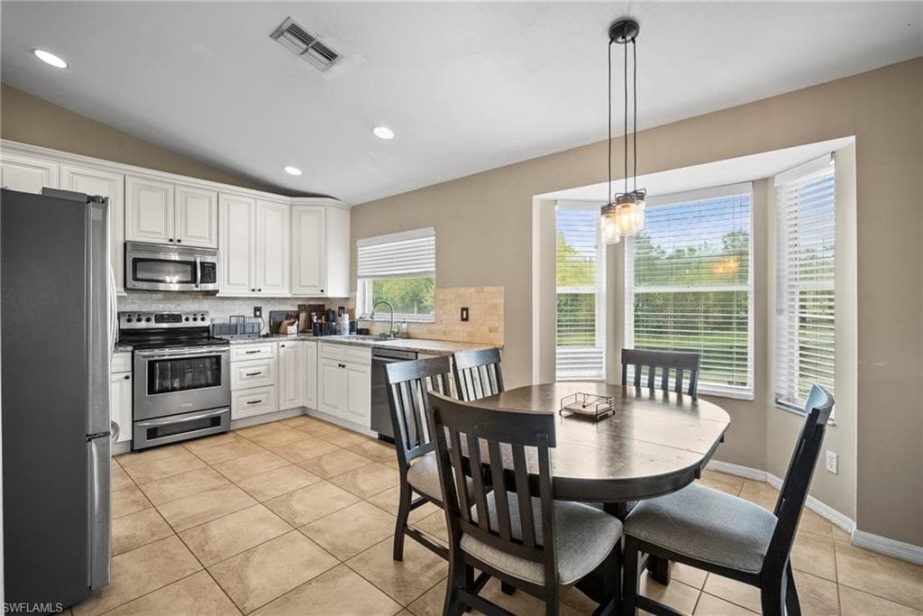 12421 Eagle Pointe CIR, FORT MYERS FL 33913-5