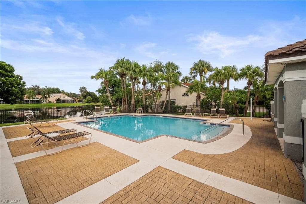 12421 Eagle Pointe CIR, FORT MYERS FL 33913-32