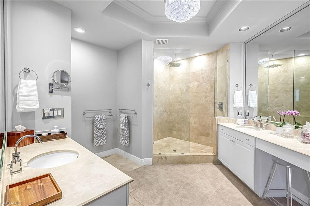 2090 W First ST # E2105, FORT MYERS FL 33901-21