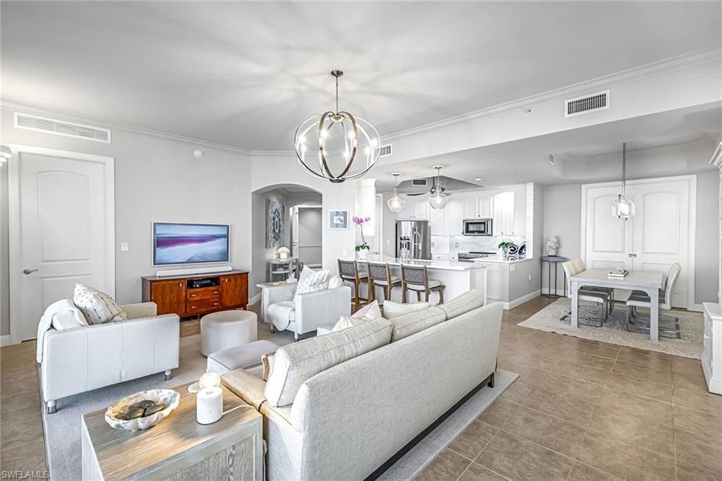 2090 W First ST # E2105, FORT MYERS FL 33901-9