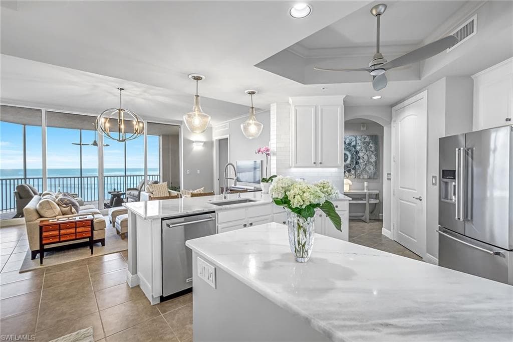 2090 W First ST # E2105, FORT MYERS FL 33901-13