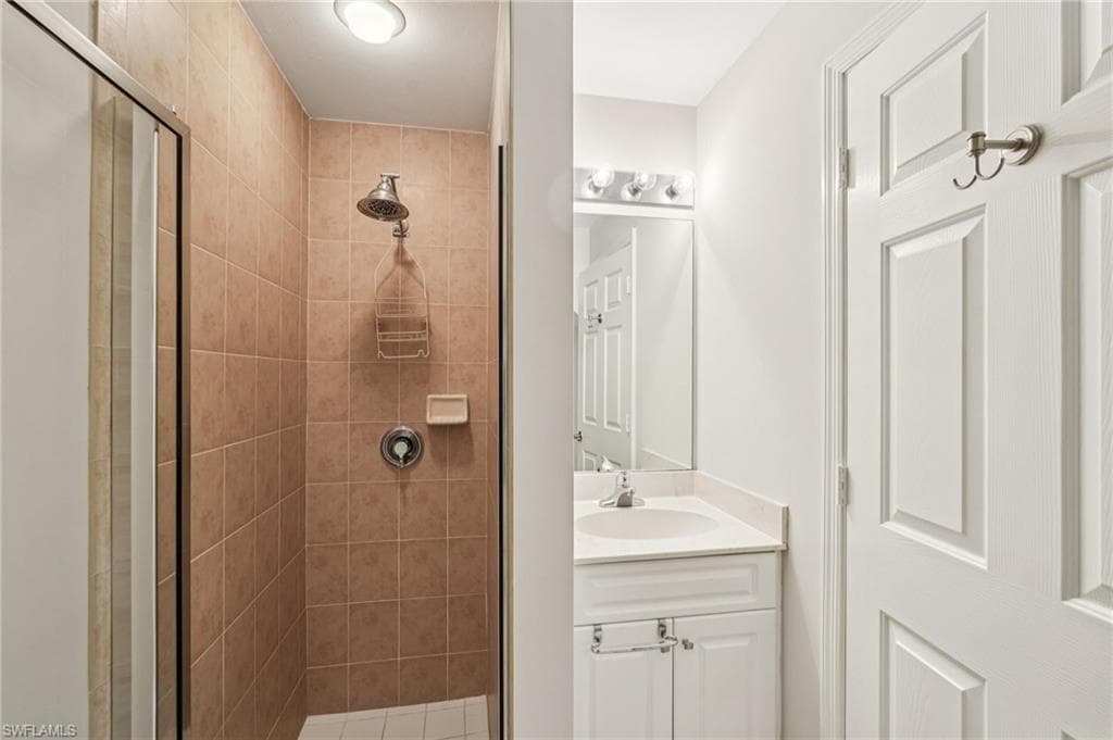 4337 Covey CIR # 9C, NAPLES FL 34109-19