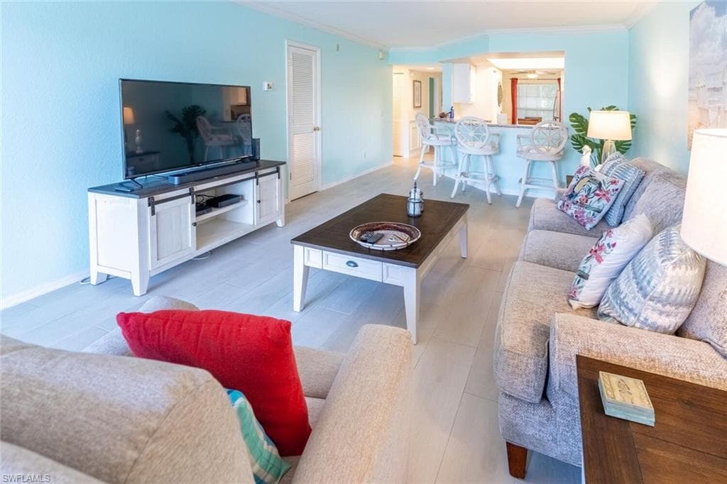 774 Wiggins Lake DR # 106, NAPLES FL 34110-1