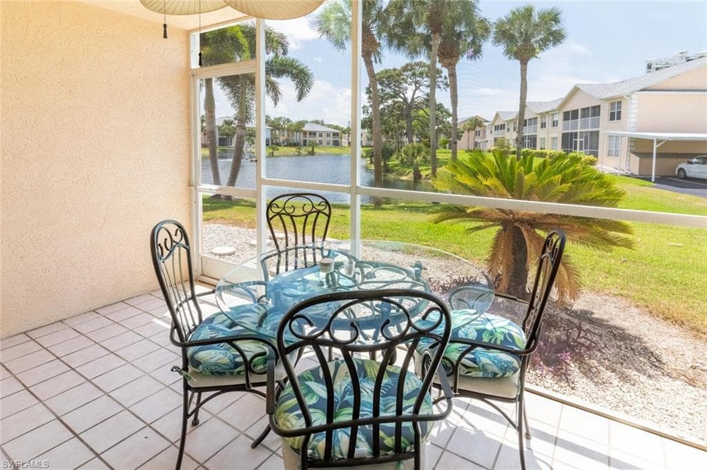 774 Wiggins Lake DR # 106, NAPLES FL 34110-16