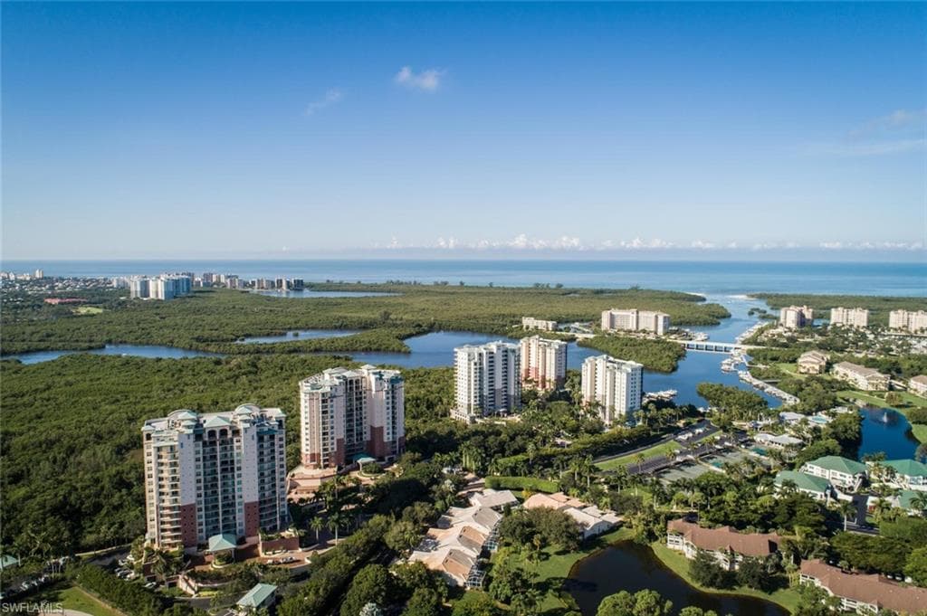 774 Wiggins Lake DR # 106, NAPLES FL 34110-35