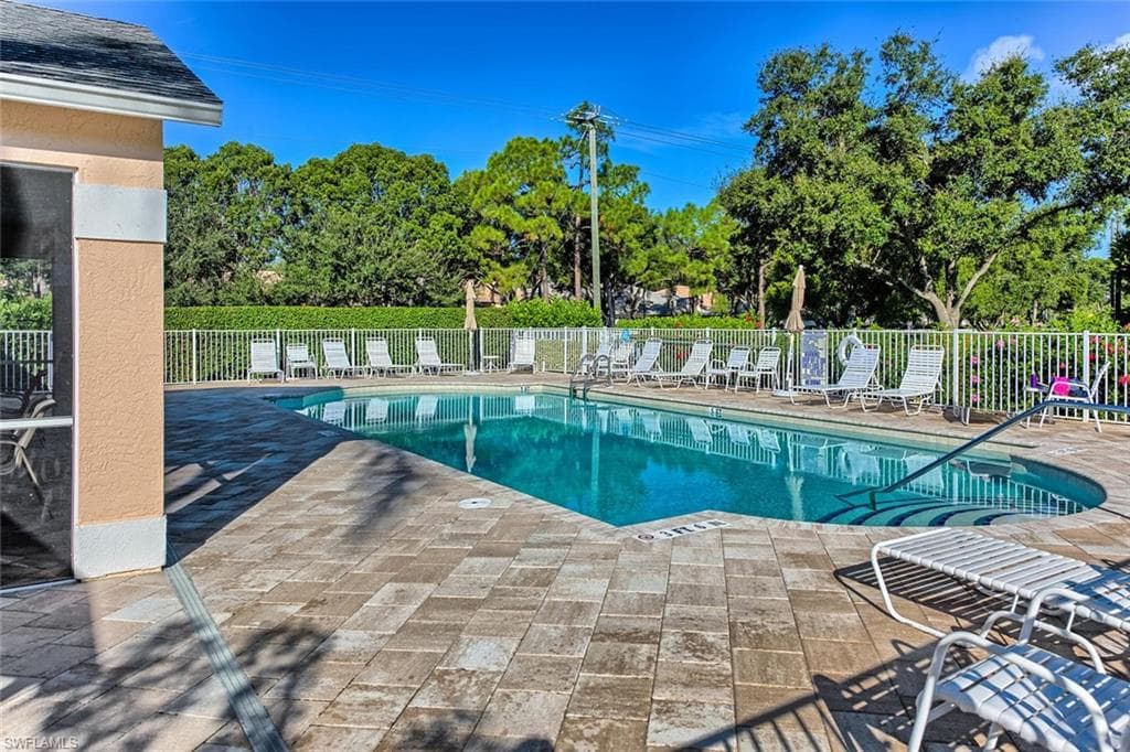 774 Wiggins Lake DR # 106, NAPLES FL 34110-31