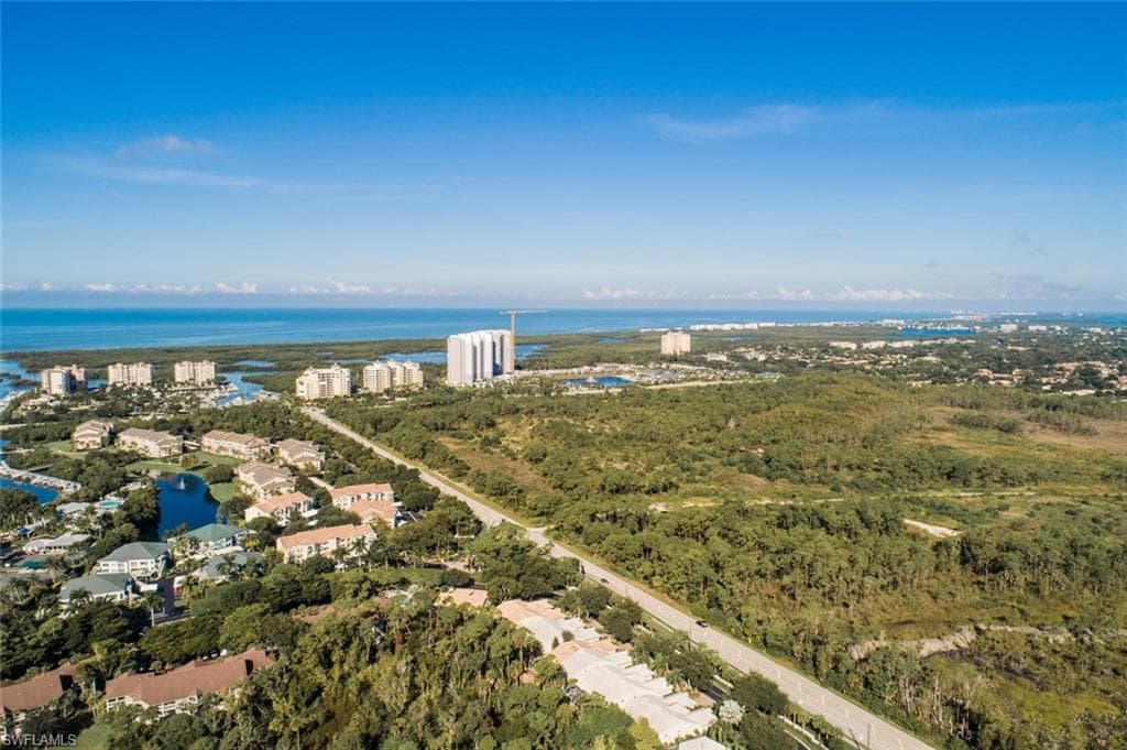 774 Wiggins Lake DR # 106, NAPLES FL 34110-27