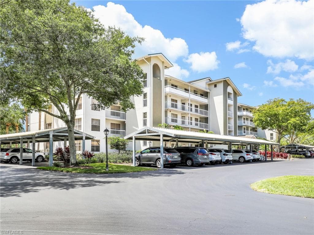 360 Horse Creek DR # 106, NAPLES FL 34110-25