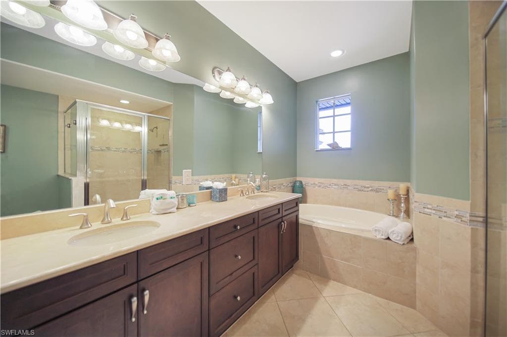 6641 Alden Woods CIR # 201, NAPLES FL 34113-10