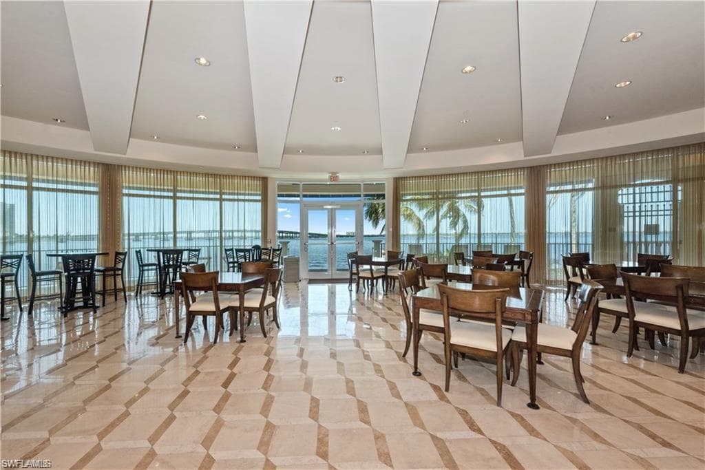 2743 1st ST # 2404, FORT MYERS FL 33916-31