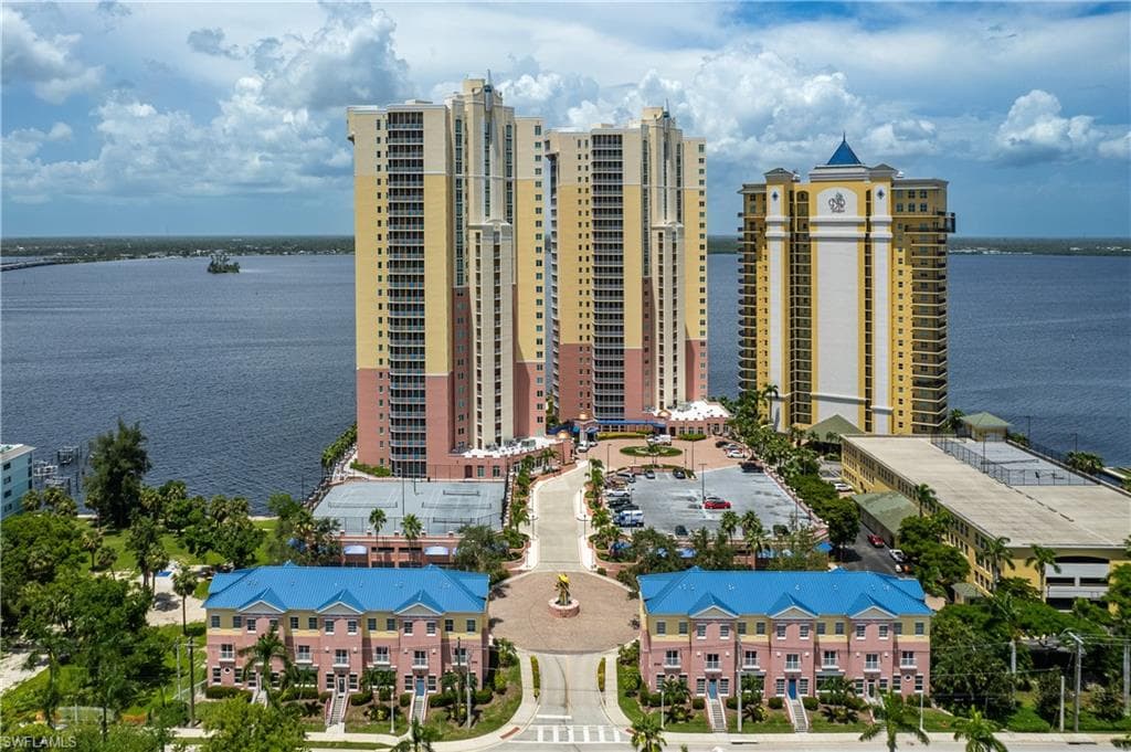 2743 1st ST # 2404, FORT MYERS FL 33916-39
