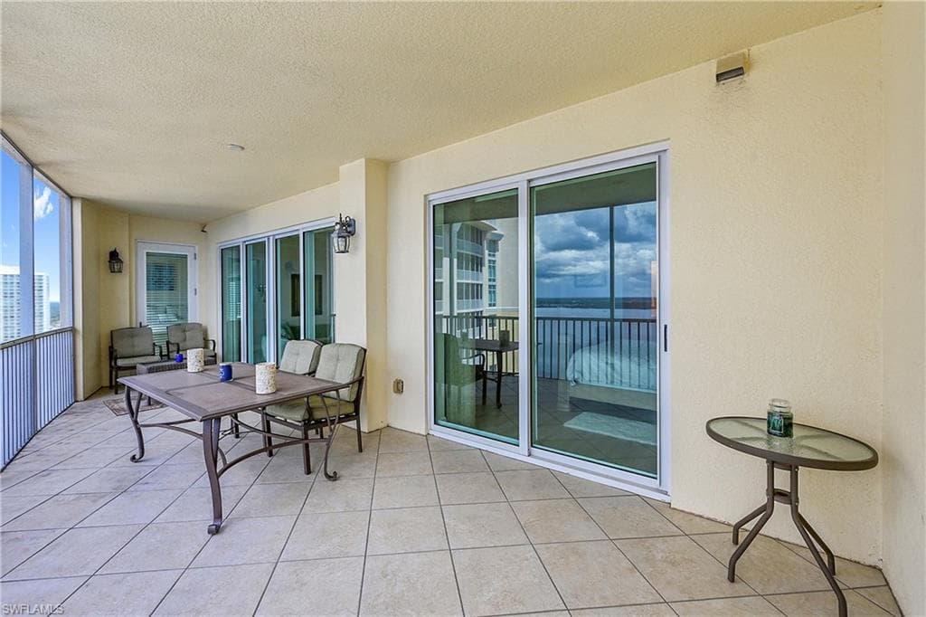 2743 1st ST # 2404, FORT MYERS FL 33916-30
