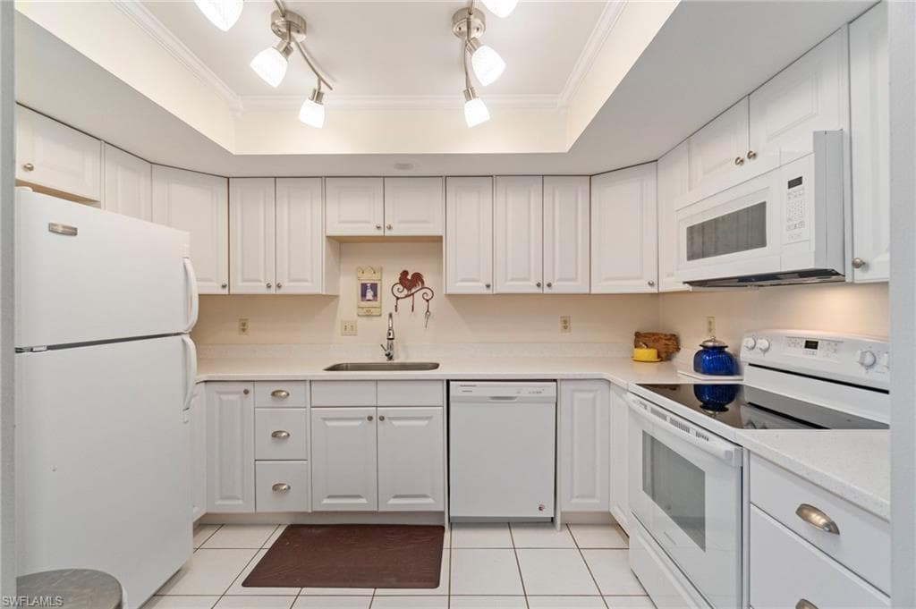 3913 11th AVE 206-6
