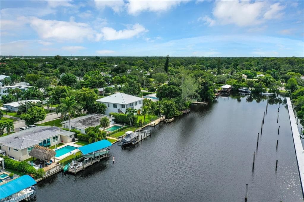 2048 Harbor LN, NAPLES FL 34104-31