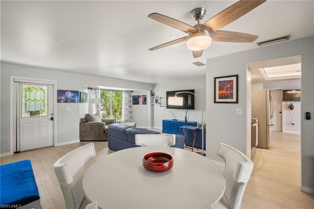 212 Willowick DR, NAPLES FL 34110-3