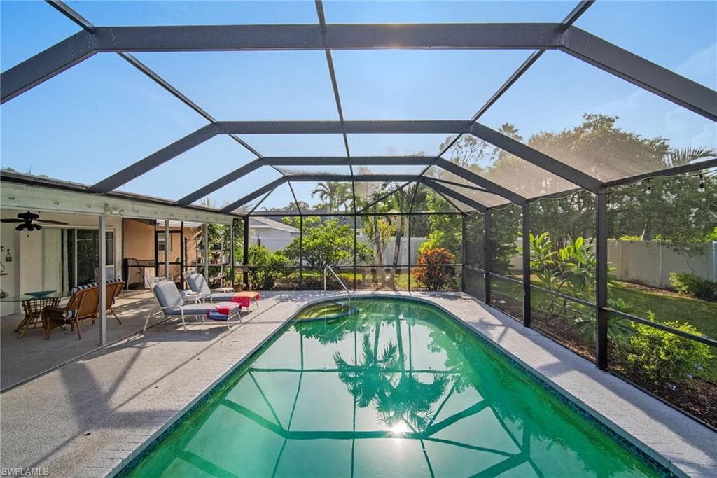 212 Willowick DR, NAPLES FL 34110-24