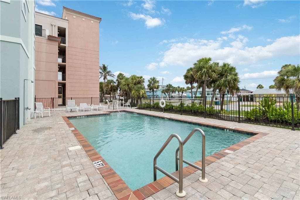 50 Meredith DR # 8, ENGLEWOOD FL 34223-36