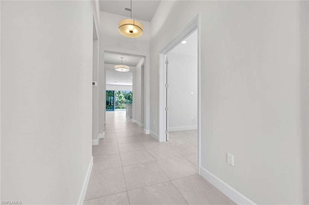 2440 Cambridge WAY, NAPLES FL 34112-12