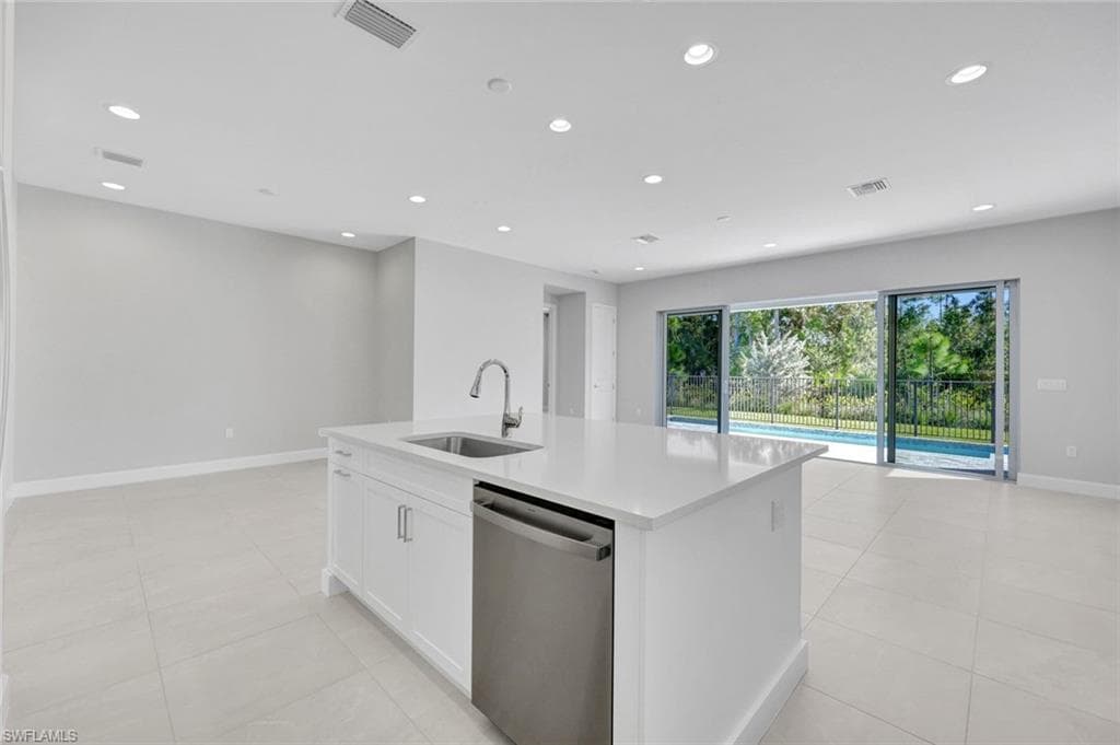 2440 Cambridge WAY, NAPLES FL 34112-6