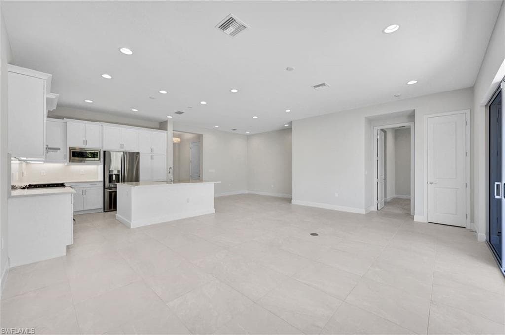 2440 Cambridge WAY, NAPLES FL 34112-3