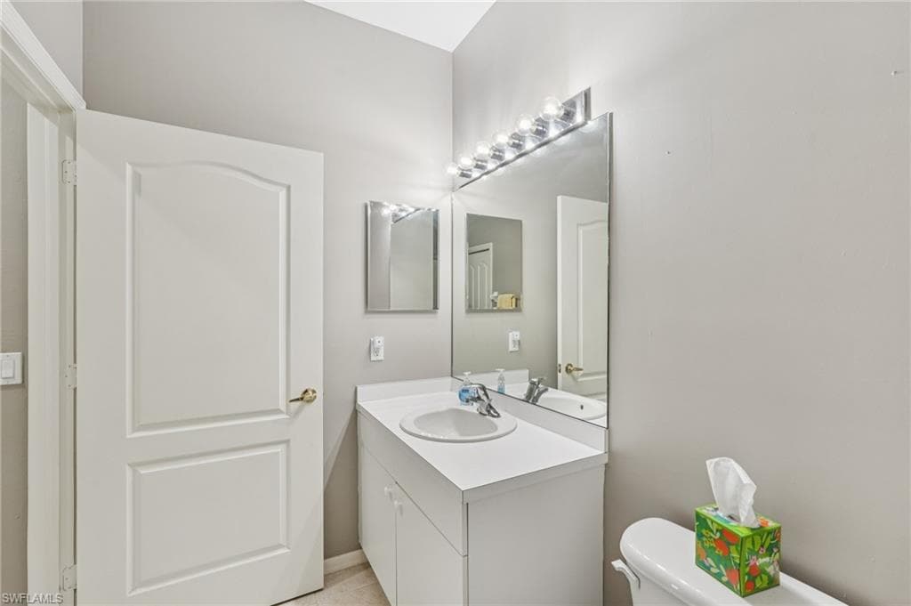 2700 Cypress Trace CIR # 3134, NAPLES FL 34119-22