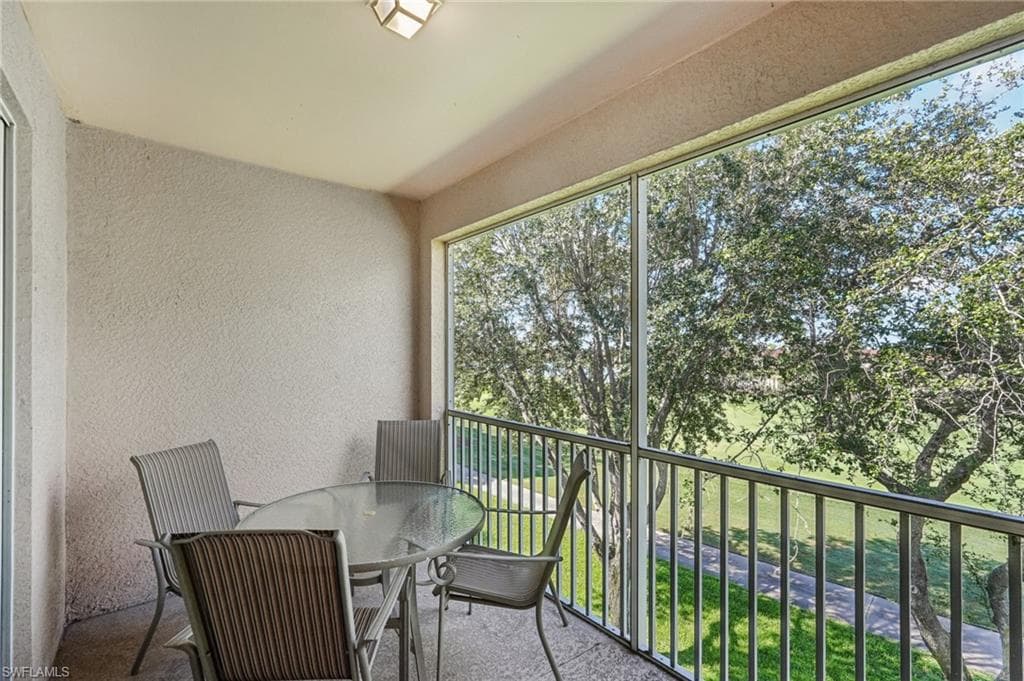 2700 Cypress Trace CIR # 3134, NAPLES FL 34119-26