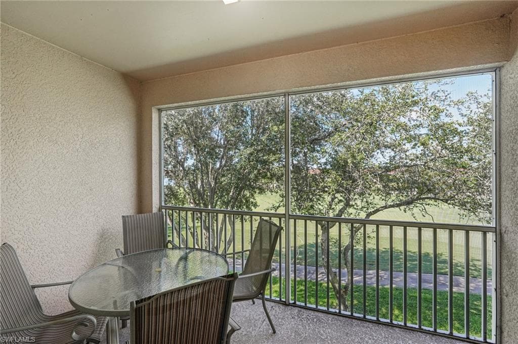 2700 Cypress Trace CIR # 3134, NAPLES FL 34119-25