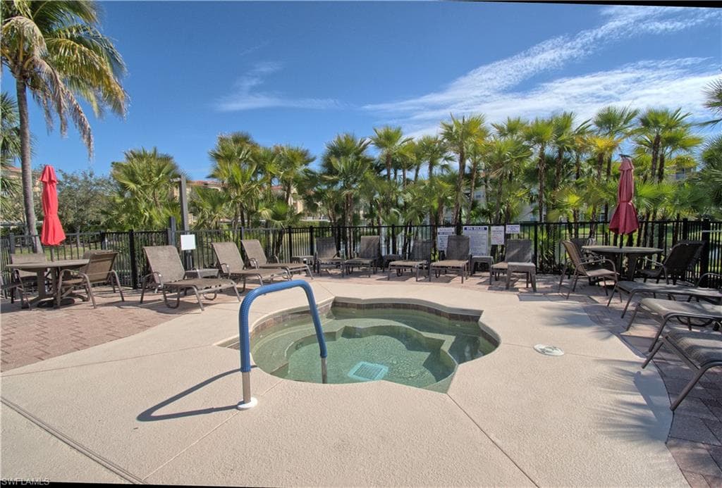 8261 Pathfinder LOOP # 730, FORT MYERS FL 33919-27